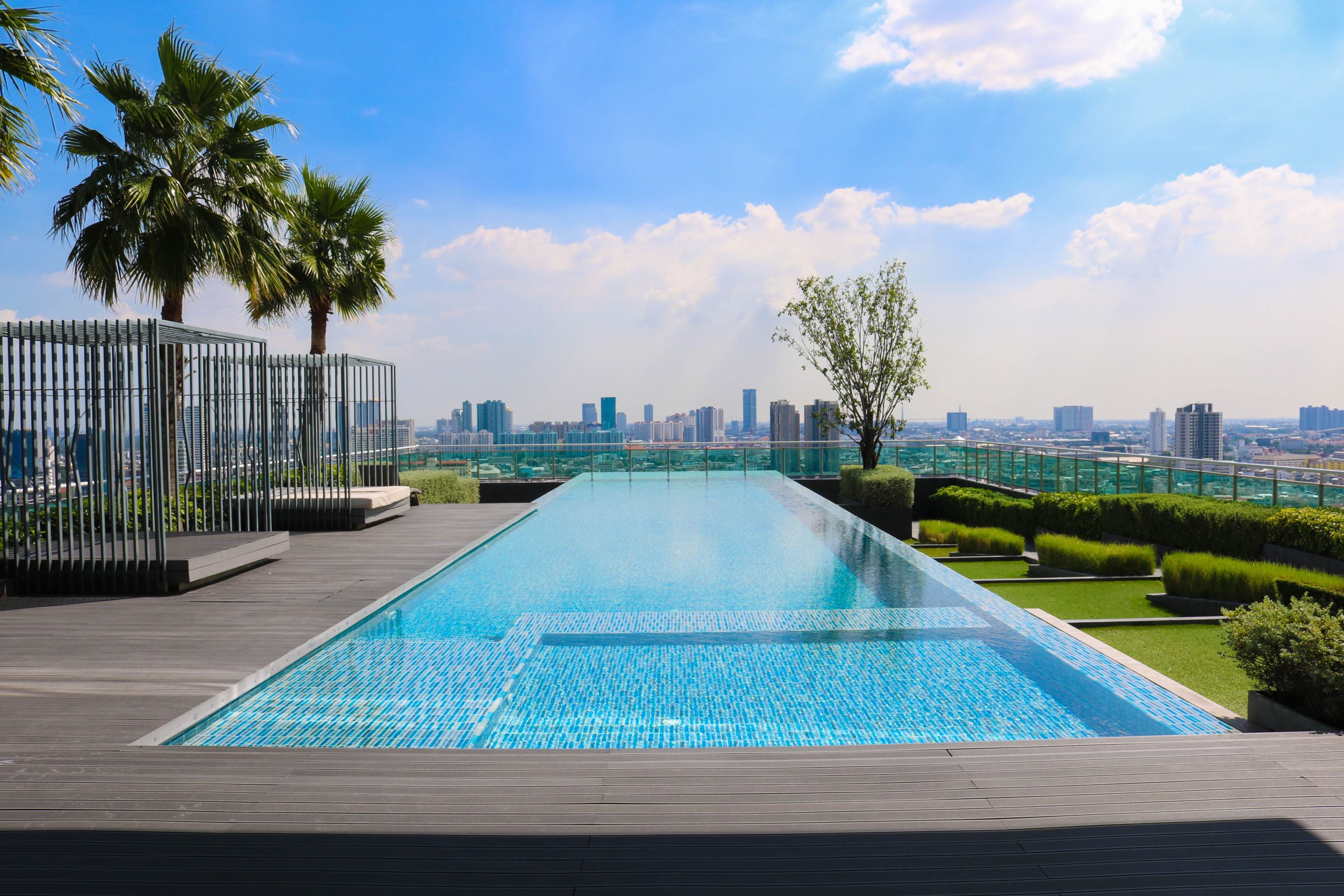 Swimming Pool and Landscaping Companies in Dubai: How to Choose the Best for Your Outdoor Oasis