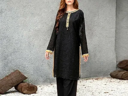 Pakistani Chikankari Suit Online