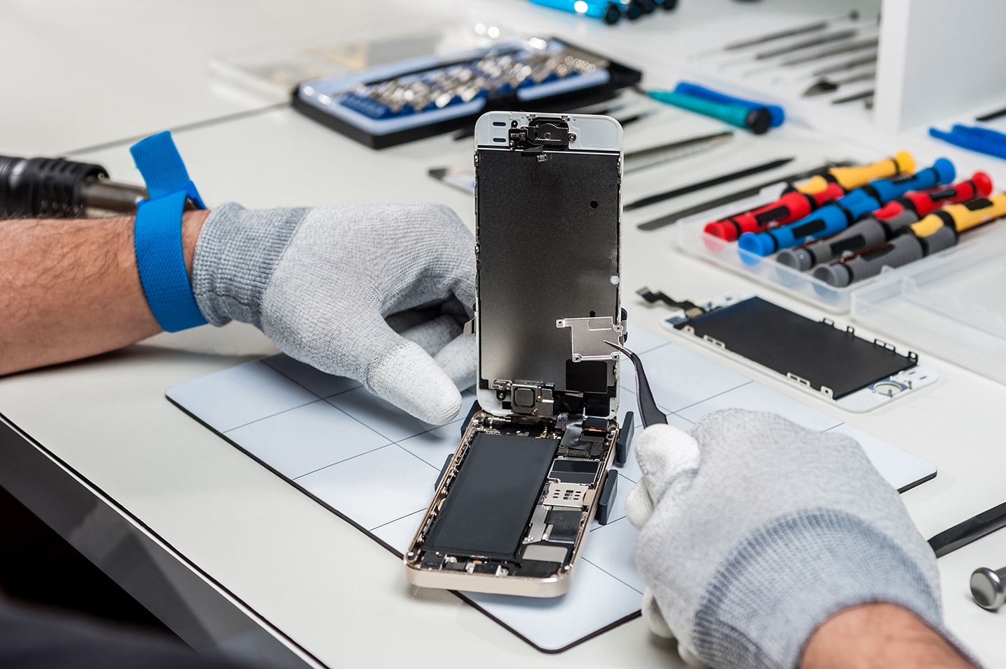 iPhone Repair Dubai