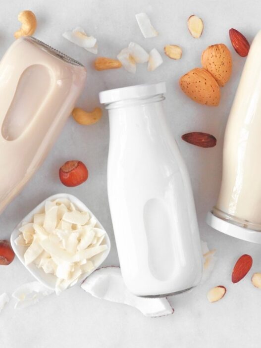 Unsweetened Almond Milk: The Perfect Beverage for Keto and Low-Carb Diets