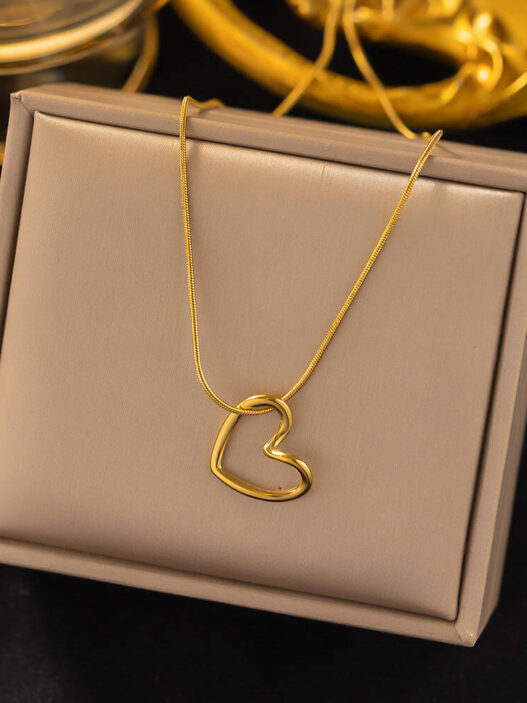 heart pendant necklace