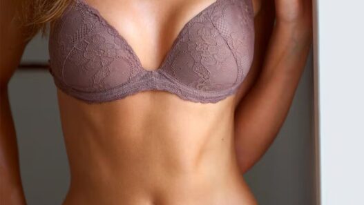 breast reduction in dubai
